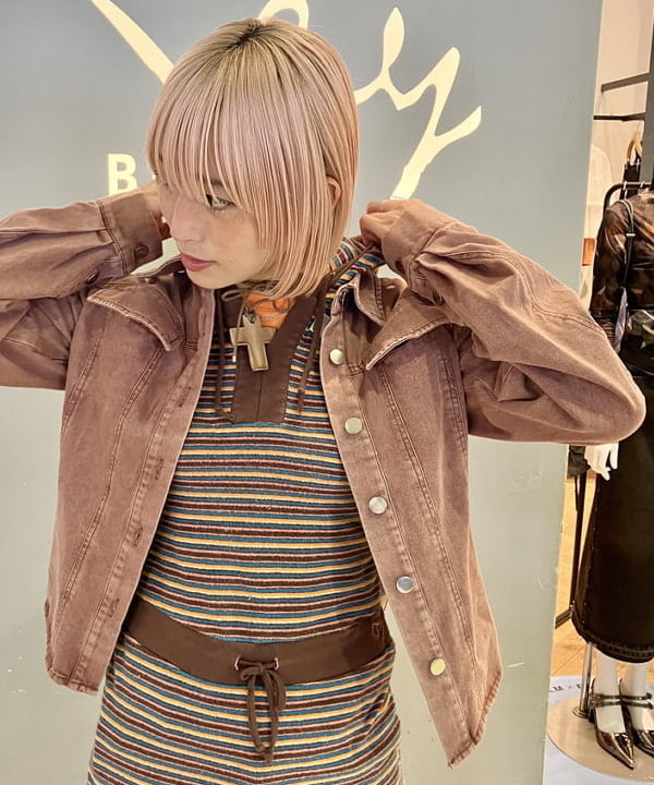 イトウミサキさんの「BEAMS WOMEN｜GHOSPELL / Britt Denim Shirt」を使ったコーディネート