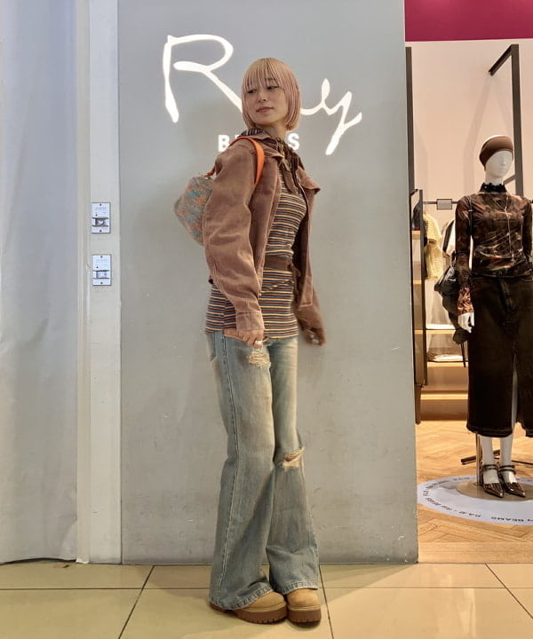 イトウミサキさんの「BEAMS WOMEN｜GHOSPELL / Britt Denim Shirt」を使ったコーディネート