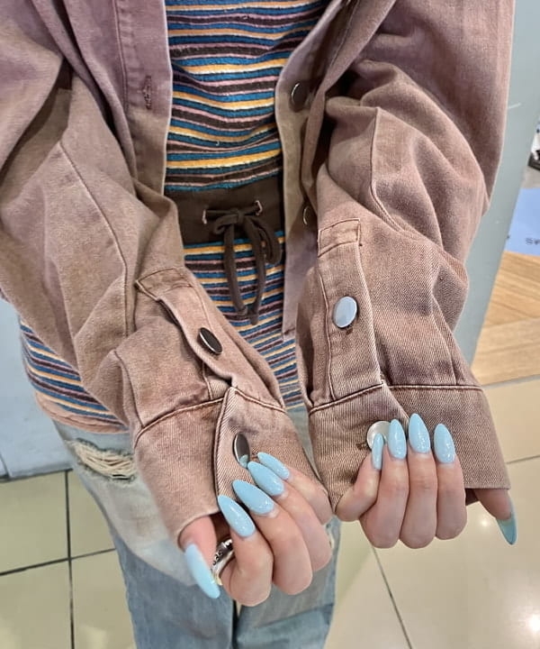 イトウミサキさんの「BEAMS WOMEN｜GHOSPELL / Britt Denim Shirt」を使ったコーディネート