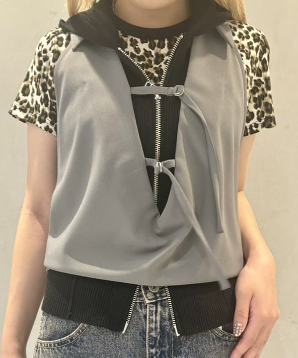 ヒカリさんの「BEAMS WOMEN｜RBS / ホルターネック ジレ」を使ったコーディネート