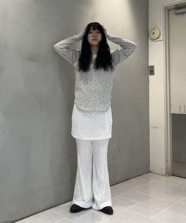 須賀さんの「BEAMS WOMEN｜フラワー サーマル パーカー」を使ったコーディネート