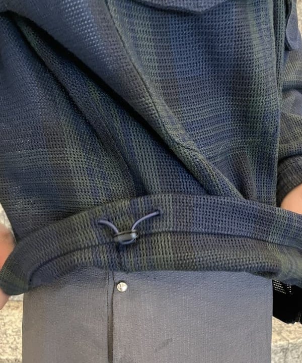 赤羽 花さんの「BEAMS WOMEN｜ワイドショートフィット メッシュ ジップアップ シャツ」を使ったコーディネート