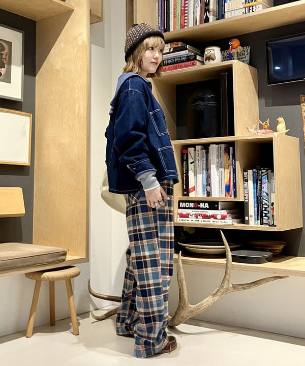 小原 もこさんの「BEAMS WOMEN｜デニム エンジニア ジャケット」を使ったコーディネート