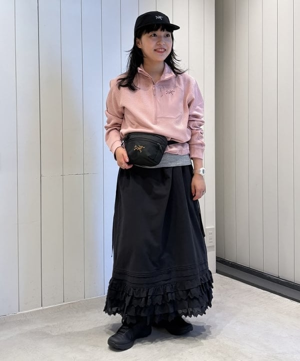 ナガオカ サキさんの「BEAMS WOMEN｜ユーロ ヴィンテージ フリル スカート」を使ったコーディネート