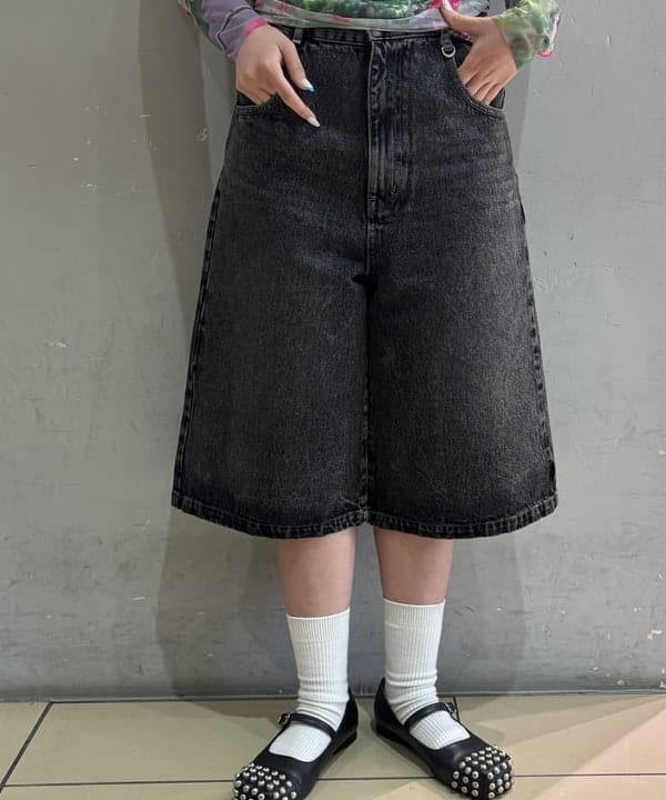 山本 里南さんの「BEAMS WOMEN｜デニム ハーフ パンツ」を使ったコーディネート