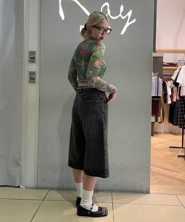 山本 里南さんの「BEAMS WOMEN｜デニム ハーフ パンツ」を使ったコーディネート