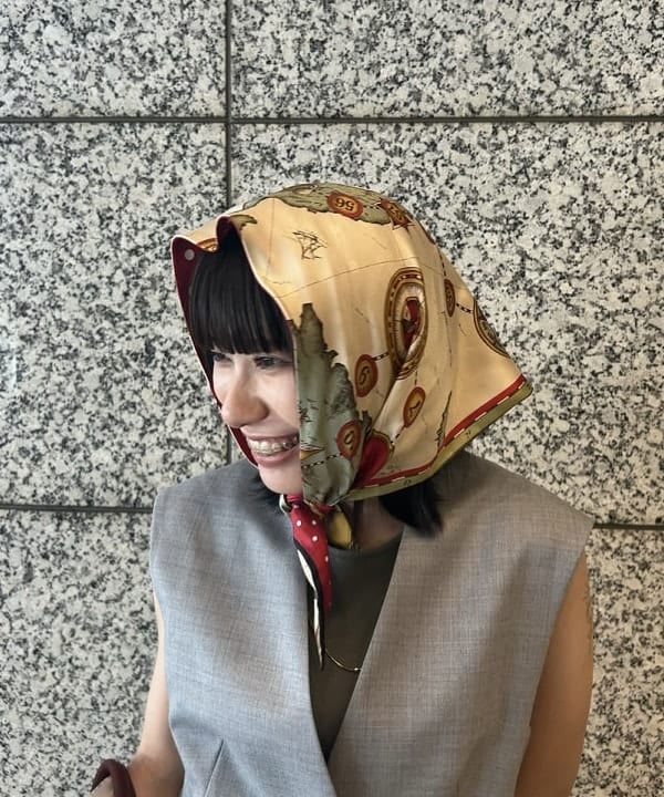 大槻 まひろさんの「BEAMS WOMEN｜エディター東原妙子 × Demi-Luxe BEAMS / ツイル イージー ストレート パンツ」を使ったコーディネート