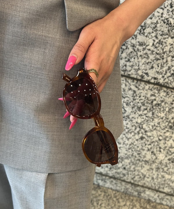 大槻 まひろさんの「BEAMS WOMEN｜エディター東原妙子 × Demi-Luxe BEAMS / ツイル イージー ストレート パンツ」を使ったコーディネート