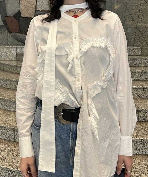 Sakiさんの「BEAMS WOMEN｜maturely / オーガニック コットン ハート フリルシャツ」を使ったコーディネート