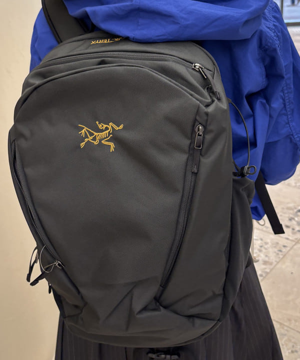 み　う　ちさんの「BEAMS WOMEN｜【別注】Gramicci / プリーツ スカート」を使ったコーディネート