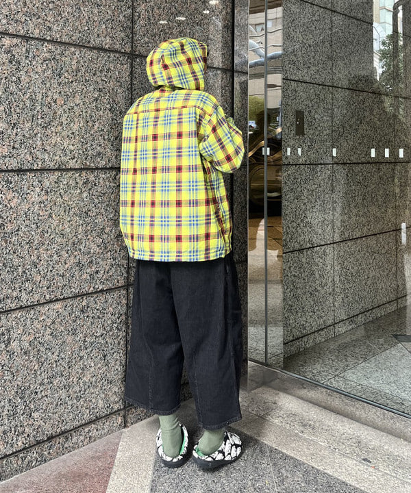 菊田 悠さんの「BEAMS WOMEN｜ワイドフィット リフレクター チェック フードシャツ」を使ったコーディネート