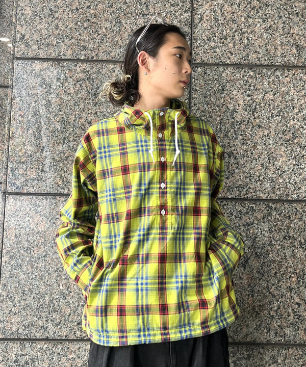 菊田 悠さんの「BEAMS WOMEN｜ワイドフィット リフレクター チェック フードシャツ」を使ったコーディネート