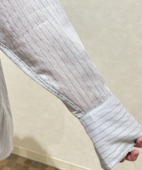 YABUさんの「BEAMS WOMEN｜AK+1 / シアー ストライプ シャツ」を使ったコーディネート