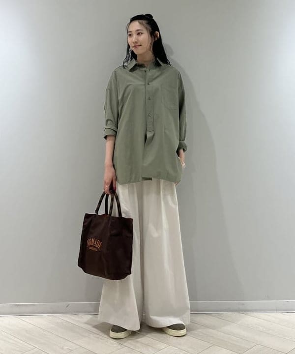 nodokaさんの「BEAMS WOMEN｜TICCA / コットン スクエア ビッグシャツ」を使ったコーディネート