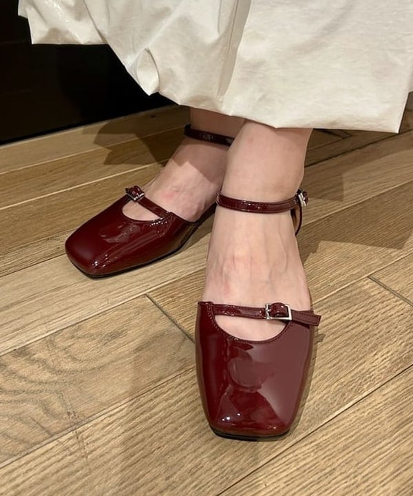 早川 萌子さんの「BEAMS WOMEN｜ギャザー ブレード Vネック トップス」を使ったコーディネート