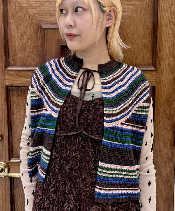 はっとりさんの「BEAMS WOMEN｜フロッキー プリント シアー ラウンドネック トップス」を使ったコーディネート