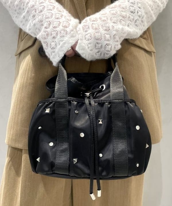 カタヤマ アヤさんの「BEAMS WOMEN｜ヘリンボーン 4ボタン ダブルブレスト ジレ」を使ったコーディネート