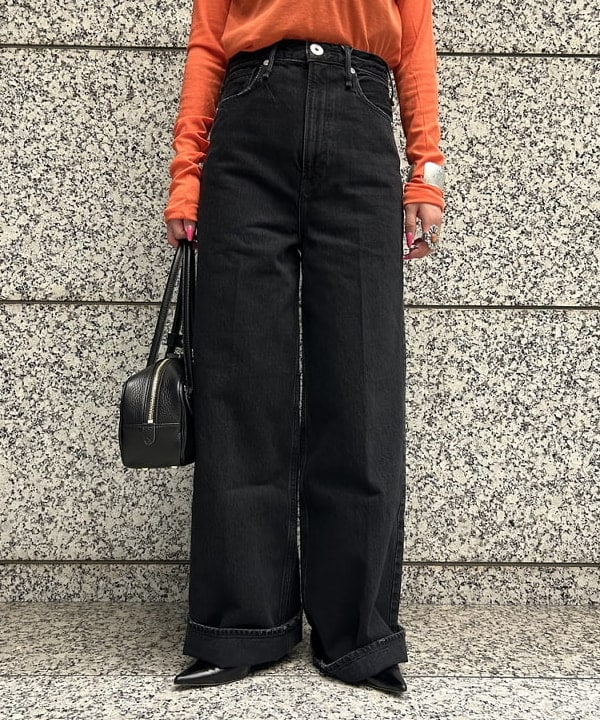 大槻 まひろさんの「BEAMS WOMEN｜シアーコットン ロングスリーブT」を使ったコーディネート