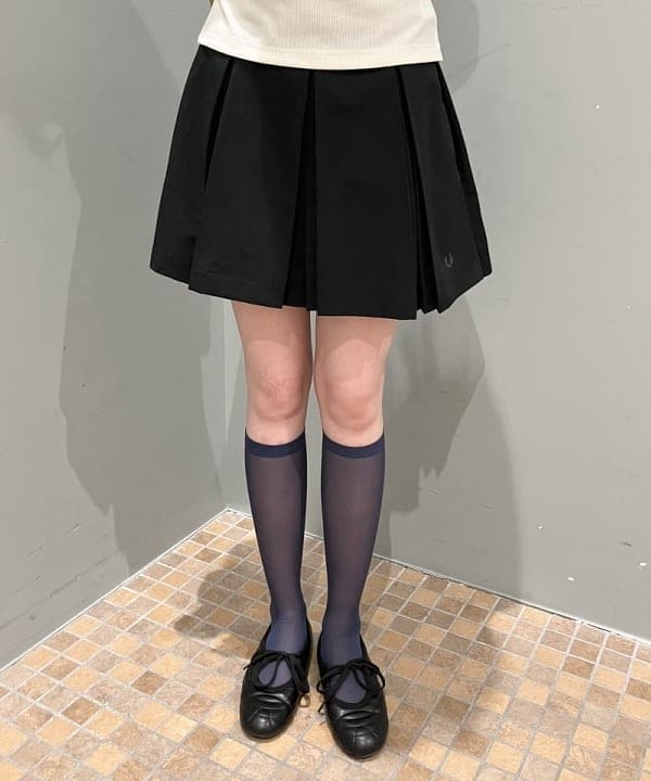 加歩さんの「BEAMS WOMEN｜【別注】FRED PERRY / Pleated Shorts」を使ったコーディネート
