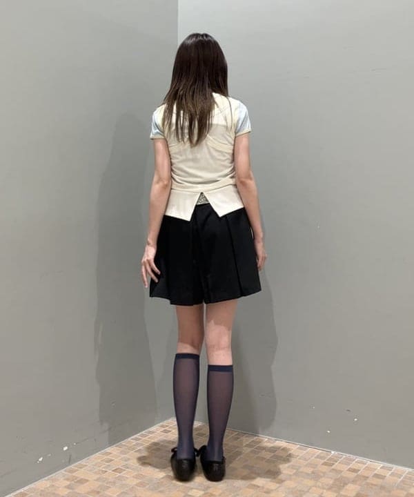 加歩さんの「BEAMS WOMEN｜【別注】FRED PERRY / Pleated Shorts」を使ったコーディネート