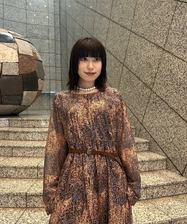 大槻 まひろさんの「BEAMS WOMEN｜RBS / ペイズリー レース プリント ワンピース」を使ったコーディネート