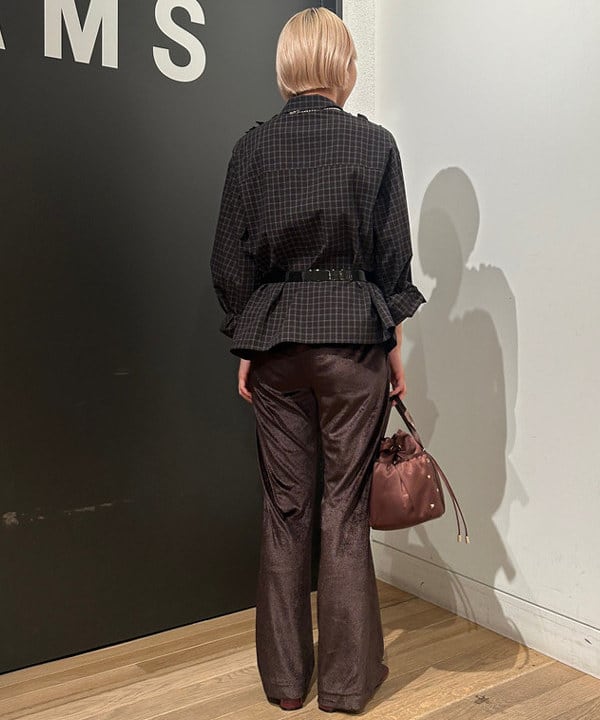 佐藤 亜美さんの「BEAMS WOMEN｜【別注】PENNEY&rsquo;S / ベロアパンツ」を使ったコーディネート