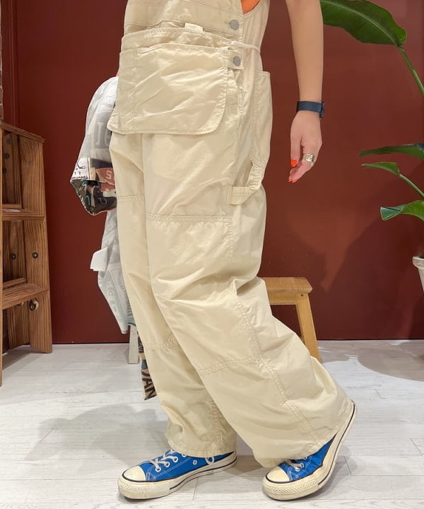 エノモト アミさんの「BEAMS WOMEN｜エプロン オーバーオール」を使ったコーディネート