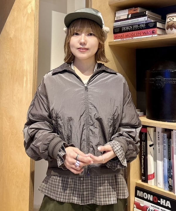 小原 もこさんの「BEAMS WOMEN｜ショート レタード カーディガン」を使ったコーディネート