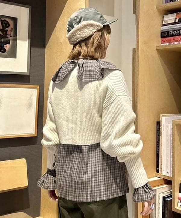 小原 もこさんの「BEAMS WOMEN｜ショート レタード カーディガン」を使ったコーディネート