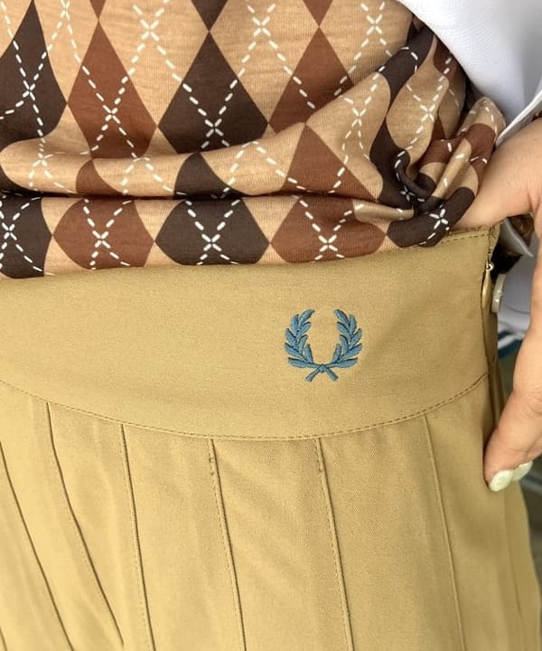 あさひさんの「BEAMS WOMEN｜【別注】FRED PERRY / PANELLED SHIRT」を使ったコーディネート