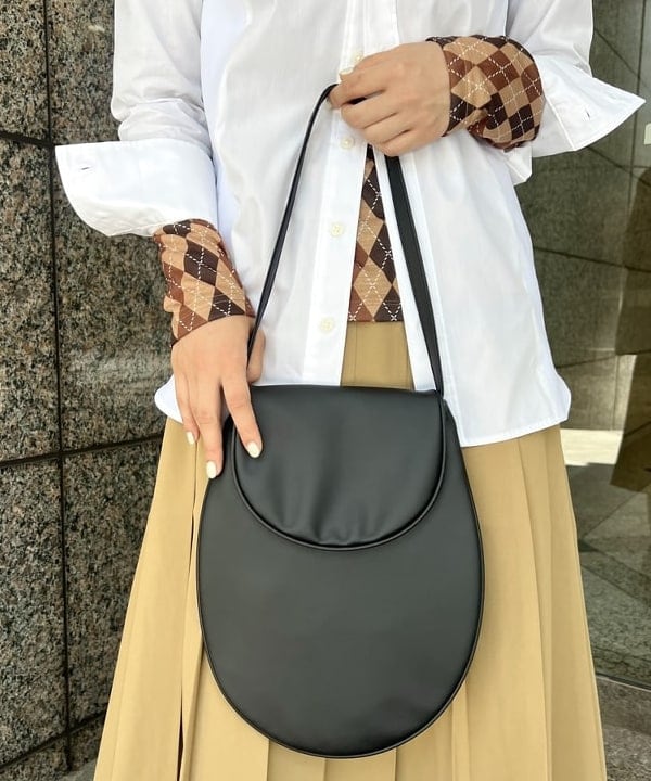 あさひさんの「BEAMS WOMEN｜【別注】FRED PERRY / PANELLED SHIRT」を使ったコーディネート