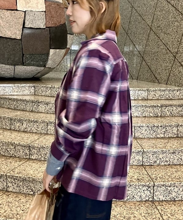 小原 もこさんの「BEAMS WOMEN｜HAVER SACK / デニム フリル シャツ」を使ったコーディネート