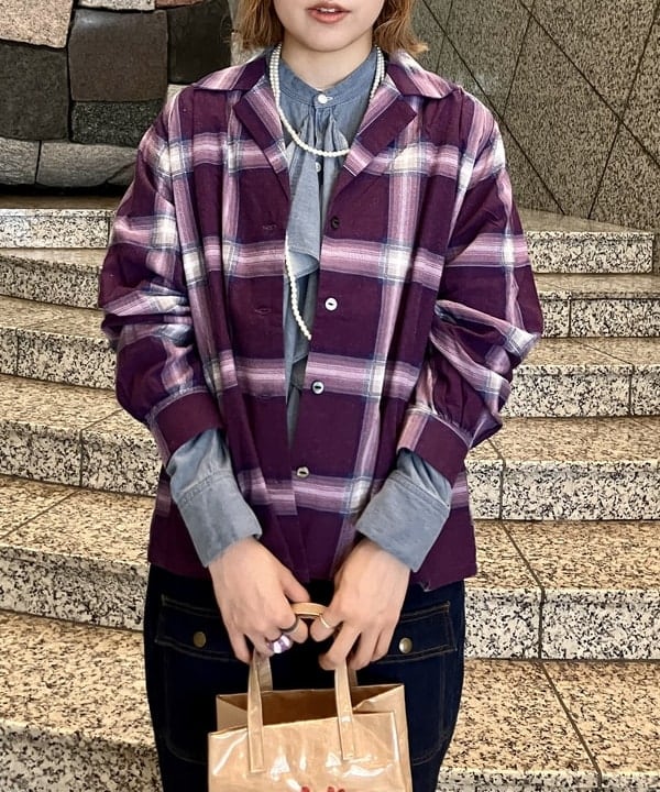 小原 もこさんの「BEAMS WOMEN｜HAVER SACK / デニム フリル シャツ」を使ったコーディネート