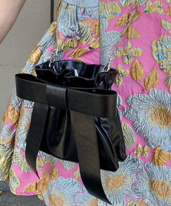 むりょさんの「BEAMS WOMEN｜リボン チェーン バッグ」を使ったコーディネート