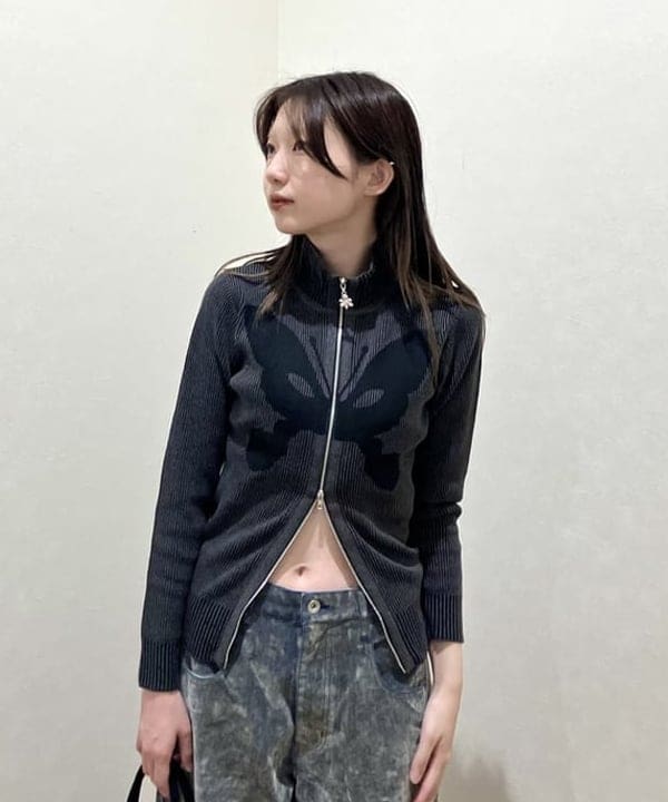加歩さんの「BEAMS WOMEN｜フロッキー デニム ワイド パンツ」を使ったコーディネート