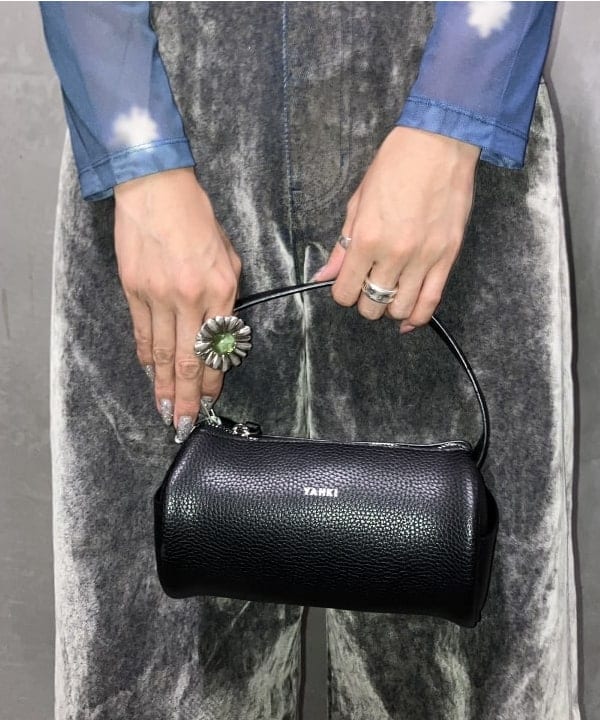 シマダリツコさんの「BEAMS WOMEN｜フロッキー デニム ワイド パンツ」を使ったコーディネート