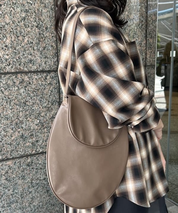 Sakiさんの「BEAMS WOMEN｜オンブレチェック ビッグ シャツ」を使ったコーディネート