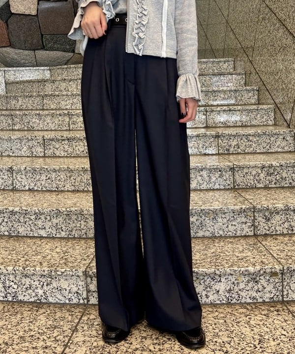 はやしあかねさんの「BEAMS WOMEN｜フリルブレード ウラケ ベスト」を使ったコーディネート