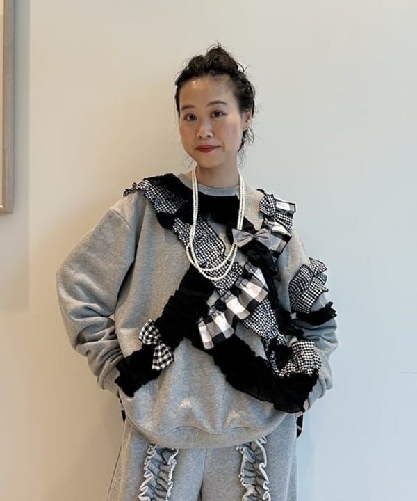 清水 彩乃さんの「BEAMS WOMEN｜【別注】TORI-TO / リボン スウェット シャツ」を使ったコーディネート