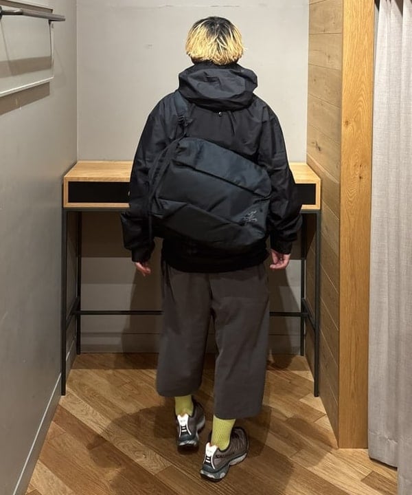 三宅 康平さんの「BEAMS WOMEN｜ARC'TERYX / Ion Gear Organizer」を使ったコーディネート