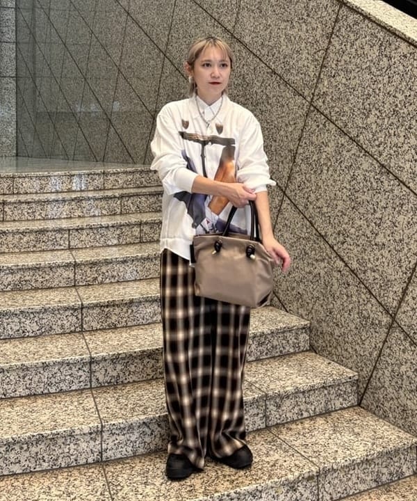 YABUさんの「BEAMS WOMEN｜オンブレチェック ワイド パンツ」を使ったコーディネート