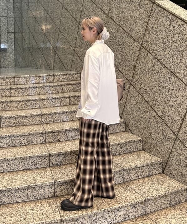 YABUさんの「BEAMS WOMEN｜オンブレチェック ワイド パンツ」を使ったコーディネート