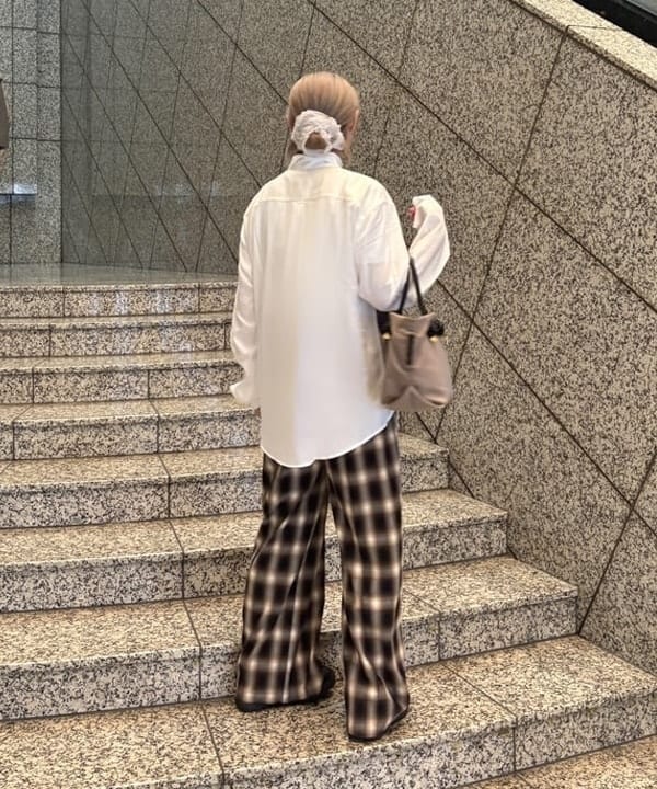 YABUさんの「BEAMS WOMEN｜オンブレチェック ワイド パンツ」を使ったコーディネート