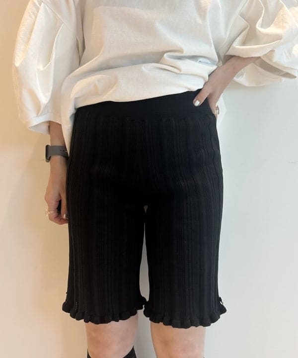 清水 彩乃さんの「BEAMS WOMEN｜maturely / ワイヤー メッシュ シアー ハイソックス」を使ったコーディネート