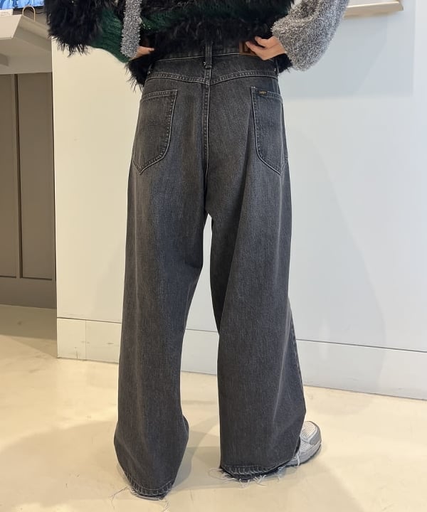 にしだてさんの「BEAMS WOMEN｜【別注】Lee &times; maturely / デニム アシメ パンツ」を使ったコーディネート