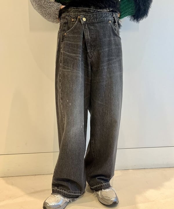 にしだてさんの「BEAMS WOMEN｜【別注】Lee &times; maturely / デニム アシメ パンツ」を使ったコーディネート