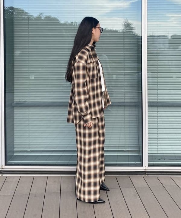 ayaさんの「BEAMS WOMEN｜オンブレチェック ビッグ シャツ」を使ったコーディネート