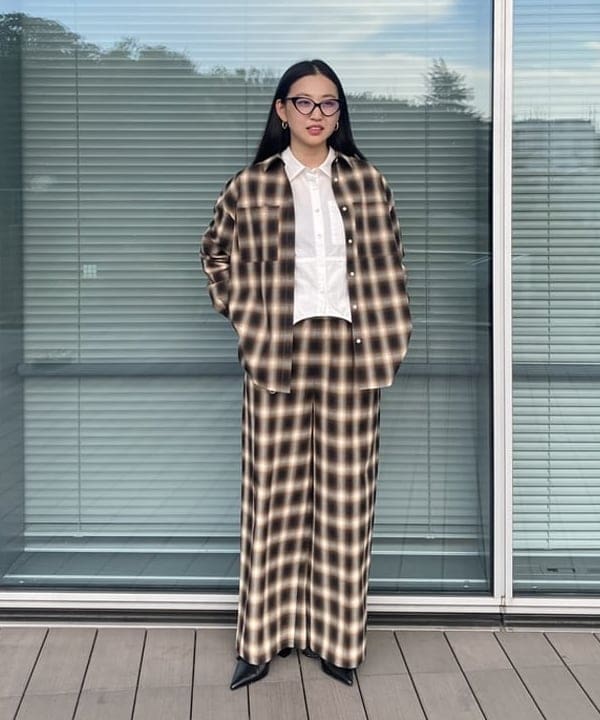 ayaさんの「BEAMS WOMEN｜オンブレチェック ビッグ シャツ」を使ったコーディネート