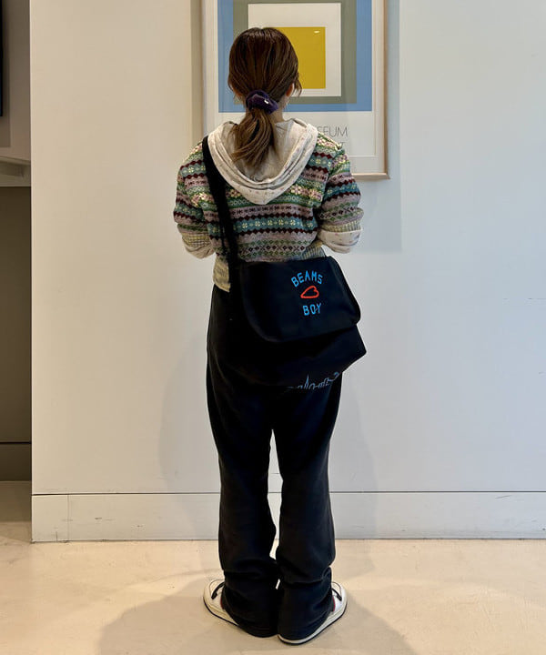 ナツハさんの「BEAMS WOMEN｜【別注】Champion / バックプリント リバースウィーブ(R) スウェット パンツ」を使ったコーディネート