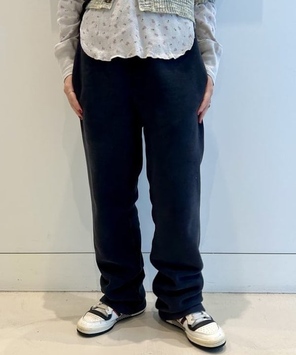 ナツハさんの「BEAMS WOMEN｜【別注】Champion / バックプリント リバースウィーブ(R) スウェット パンツ」を使ったコーディネート